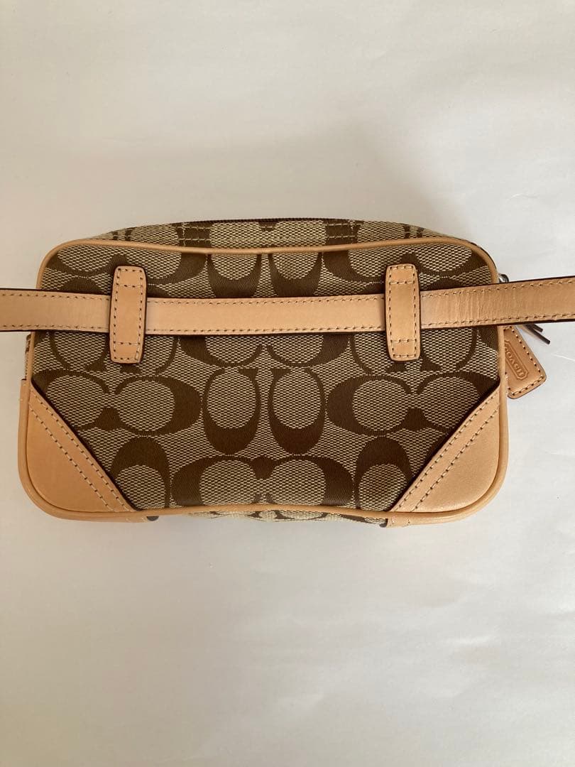 ⭐︎新品　未使用品⭐︎ コーチCOACH シグネチャー ベージュ ウェストポーチ