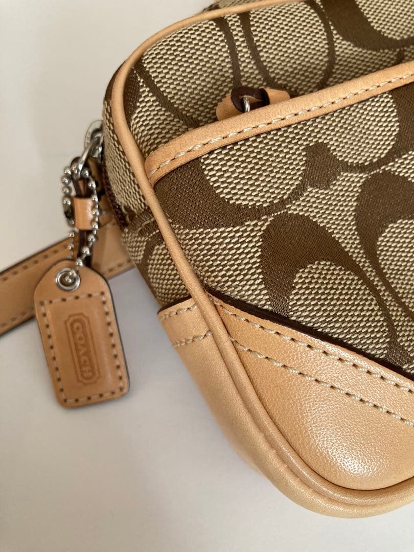 ⭐︎新品　未使用品⭐︎ コーチCOACH シグネチャー ベージュ ウェストポーチ