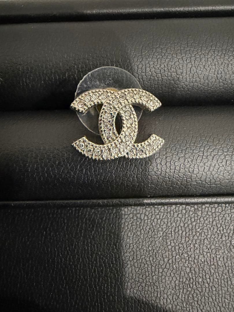 CHANEL ロゴピアス ヴィンテージ