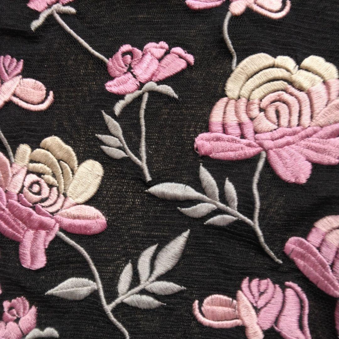 ヴィヴィアンタム　長袖トップス　薔薇刺繍