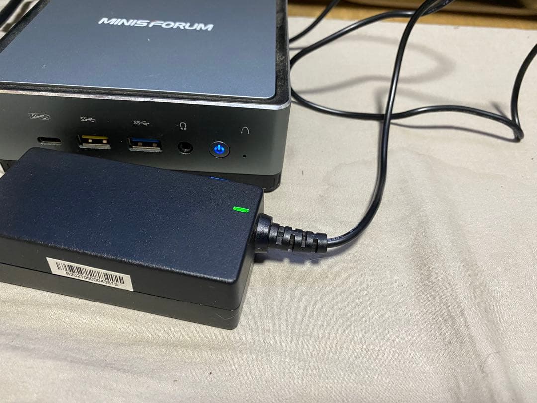 MINISFORUM ミニPC UM700 中古