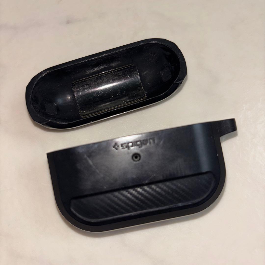 箱付き　正規品AirPods Pro spigenケース付き　ワイヤレスイヤホン