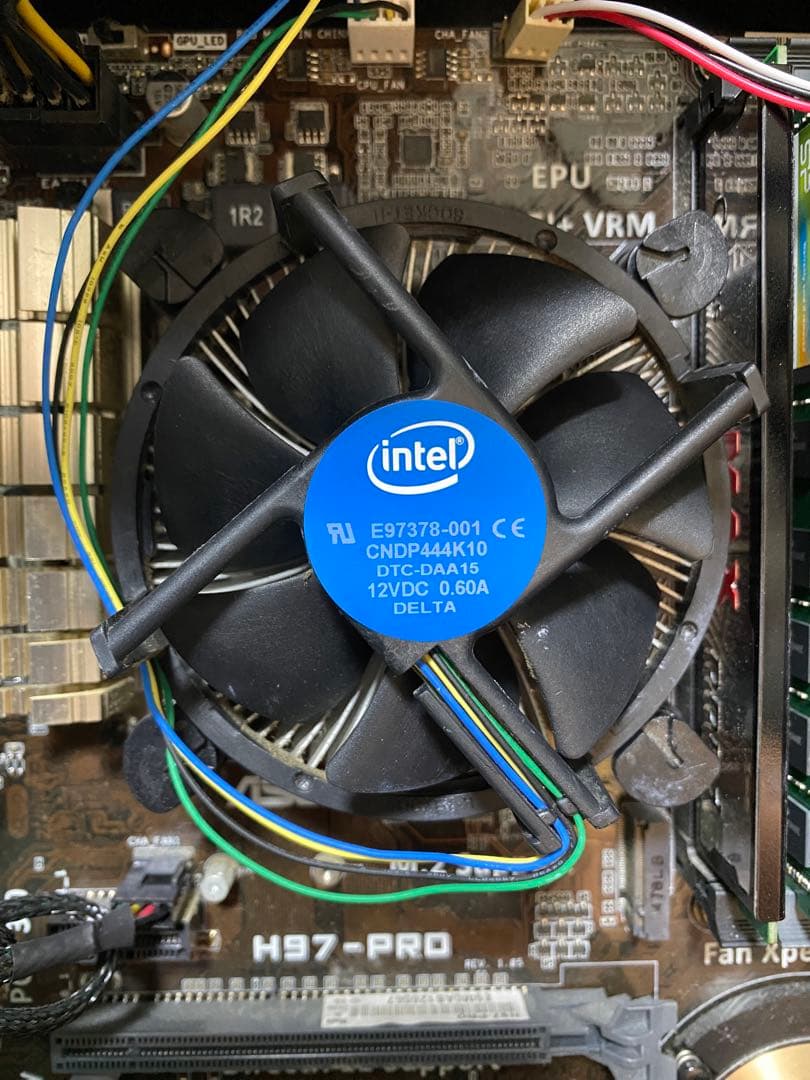 H97proマザー、i7-4790 CPU、ANTEC SOLOケース