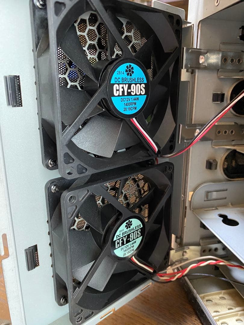 H97proマザー、i7-4790 CPU、ANTEC SOLOケース