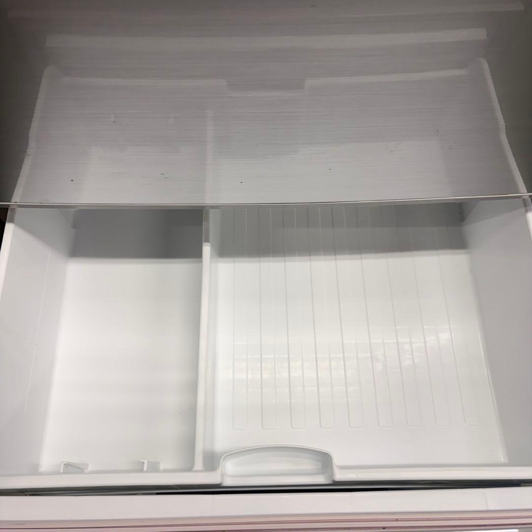 702 東芝大型冷蔵庫　300L強　小型　一人暮らし　右開き　自動製氷　シルバー