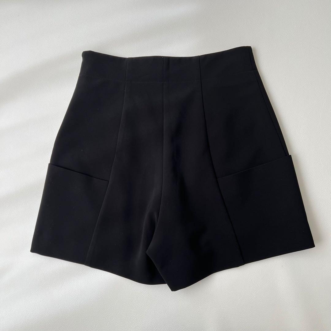 美品　FOXEY NEWYORK フォクシー　ショートパンツ　ブラック　38