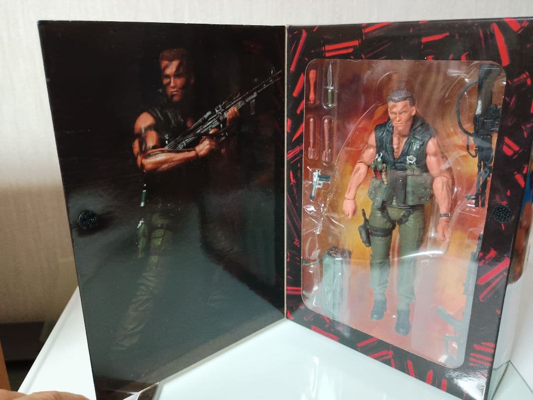 新品①★コマンドー　フィギュア★アーノルドシュワルツェネッガー★残り僅か