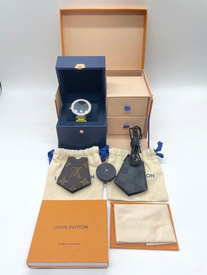 ルイヴィトン スマートウォッチ タンブールホライゾン 交換用バッテリー付属