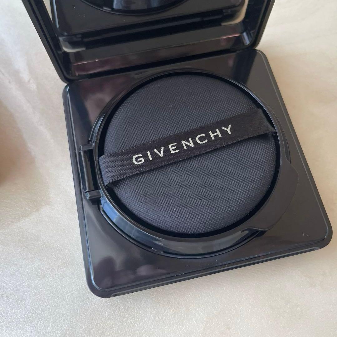 ジバンシイ　ソワンノワールUVコンパクト（日焼け止め）サンプル付き