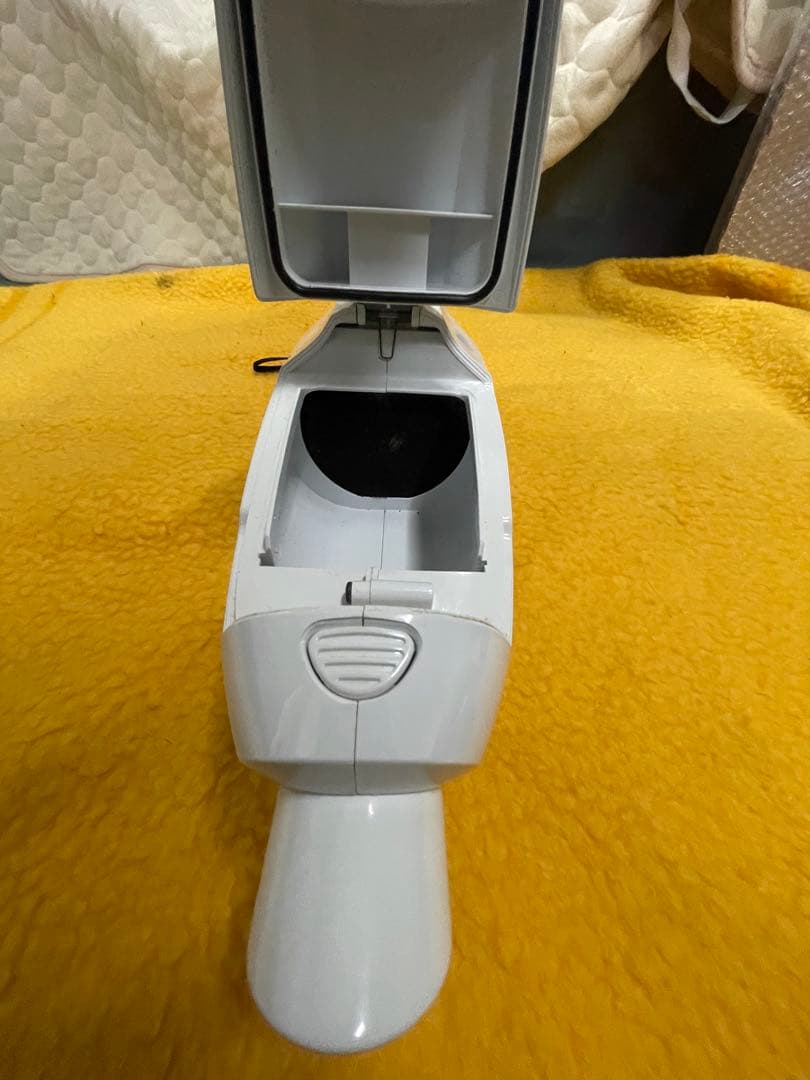 Makita マキタCL107FD充電式クリーナー（バッテリー付き）