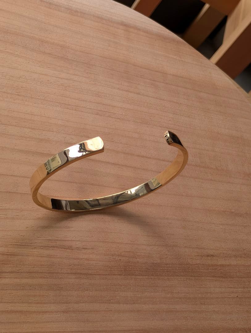Ｋ１８バングル　ハンドメイド　鍛造
