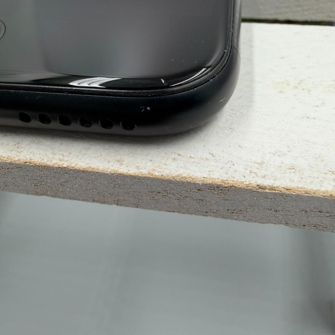 iPhone SE第3世代 64GB ミッドナイト 411