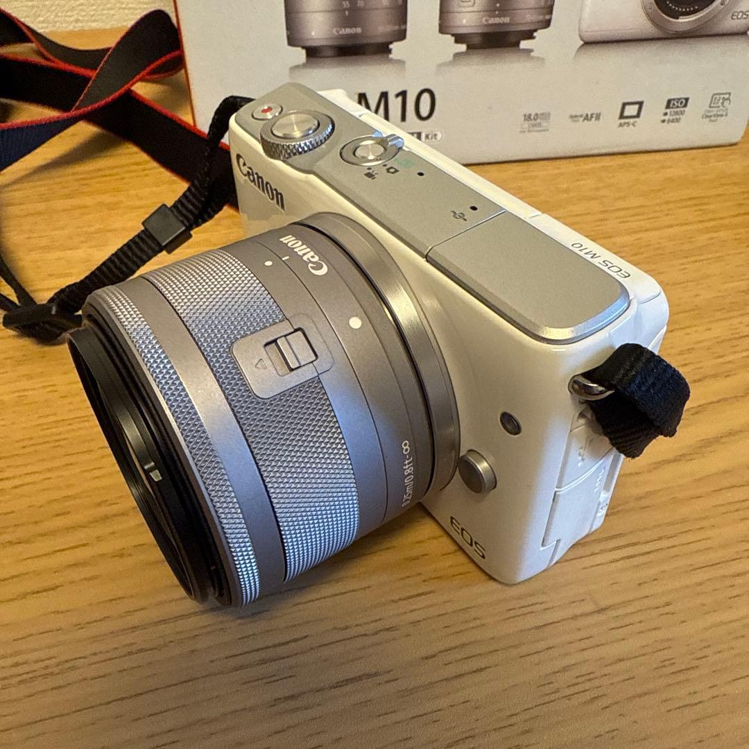 【美品】Canon EOS M10 ミラーレスカメラ フルセット
