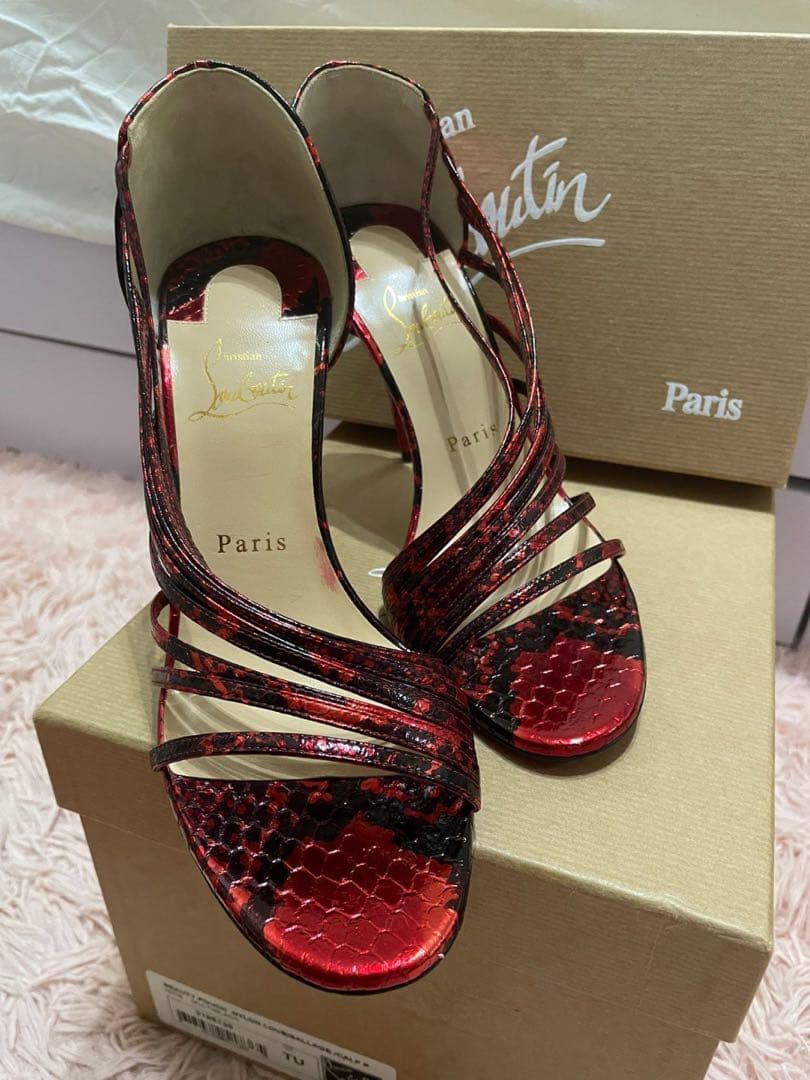 靴 Christian Louboutin