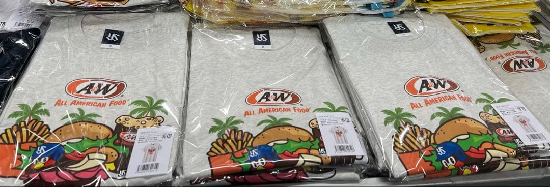 東京ヤクルトスワローズ×A&W コラボTシャツ2点