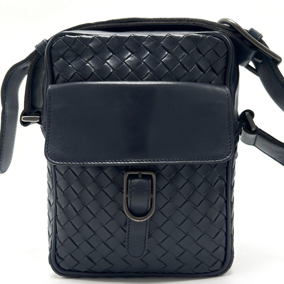 美品 ボッテガヴェネタ イントレチャート ショルダーバッグ レザー 紺色 メンズ