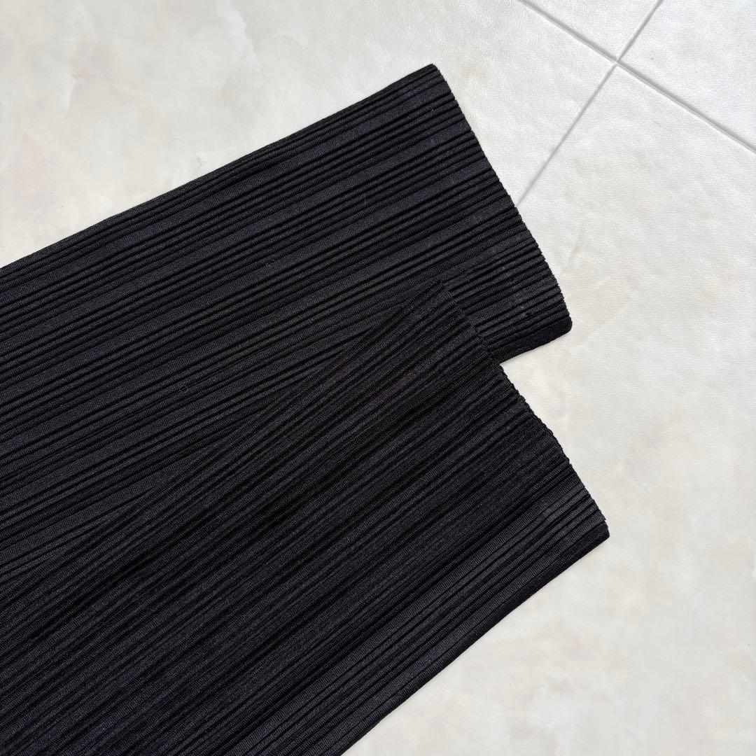 PLEATS PLEASE タートルネック長袖プリーツカットソー 黒3