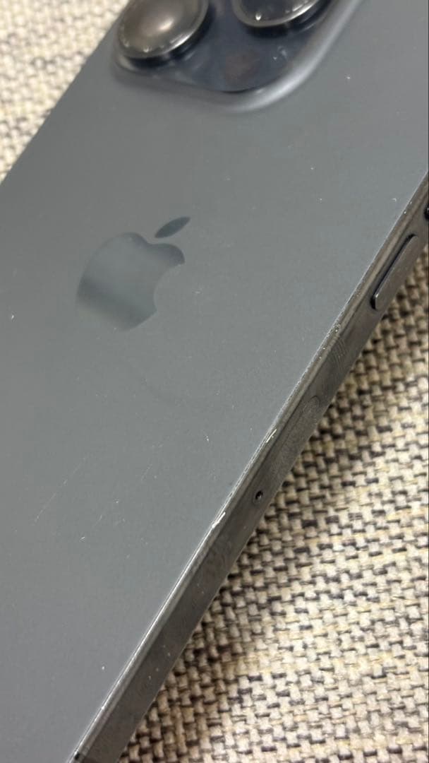 Iphone 15 pro ブラック　128GB