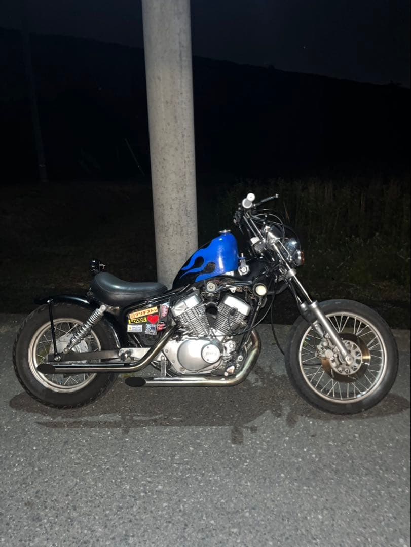 ガレージt&f ハイマウントスリムスポーツスタータンク　ビラーゴカスタム