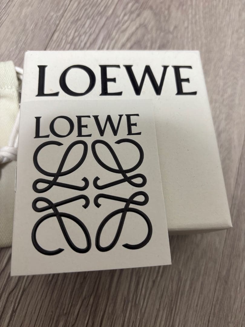 ロエベ　バングル　ピンク