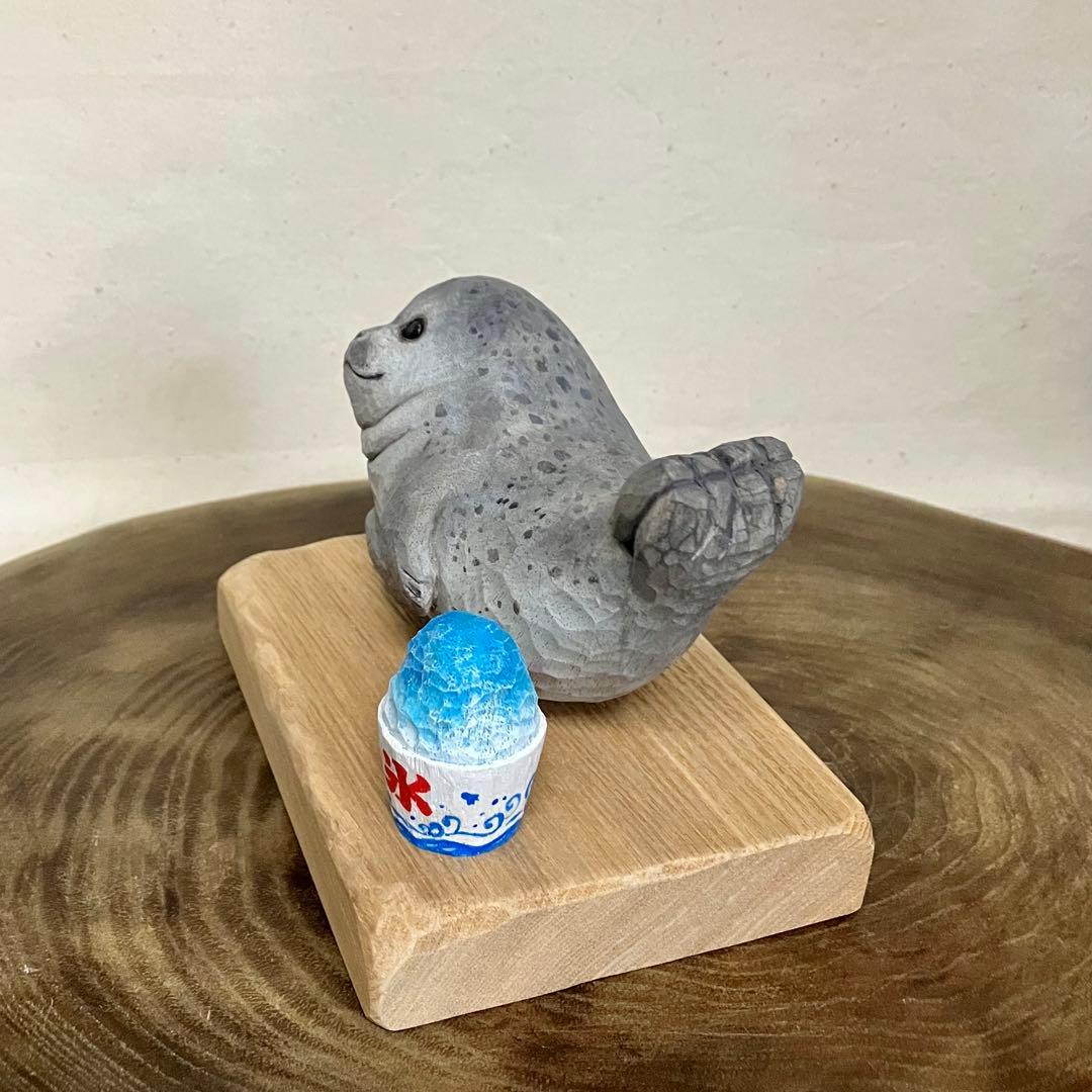 木彫りのアザラシ