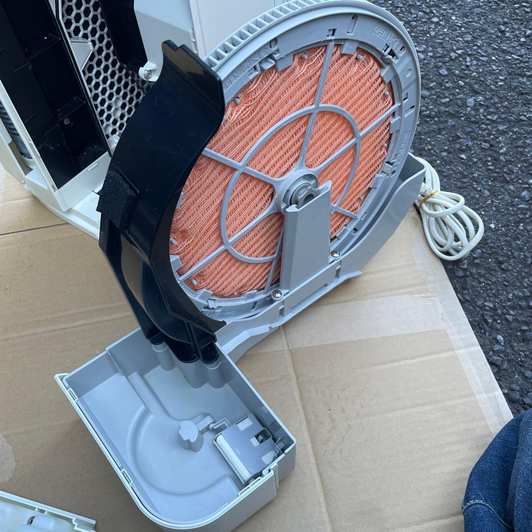 ダイキン 加湿機能つき空気清浄機 MCK70T-W 2016年製