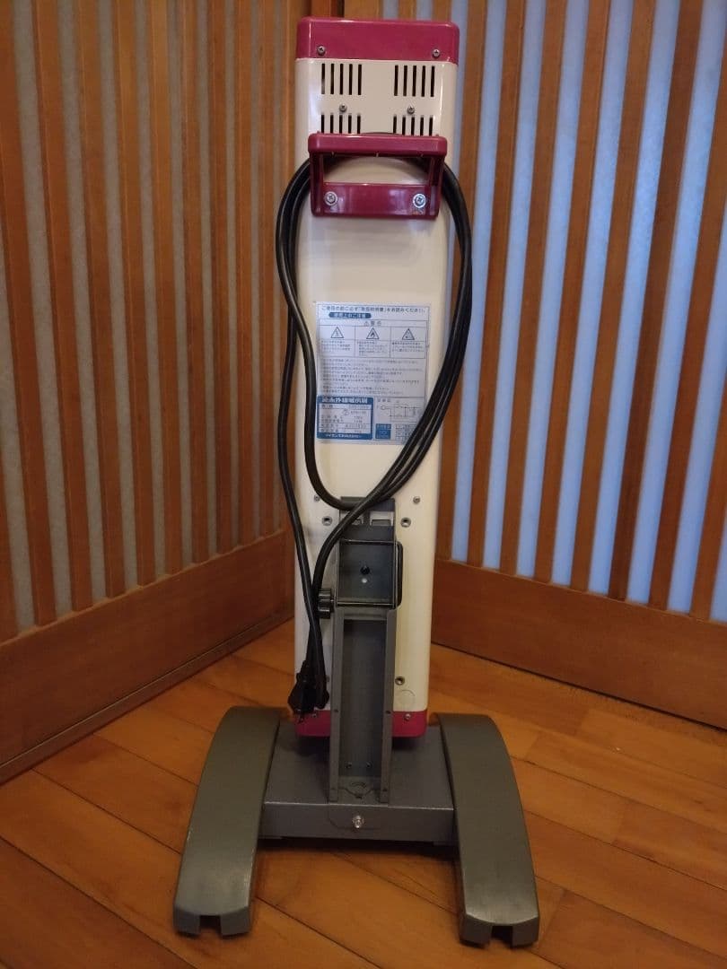 DAIKIN ストーブ ピンク色 強弱3段階