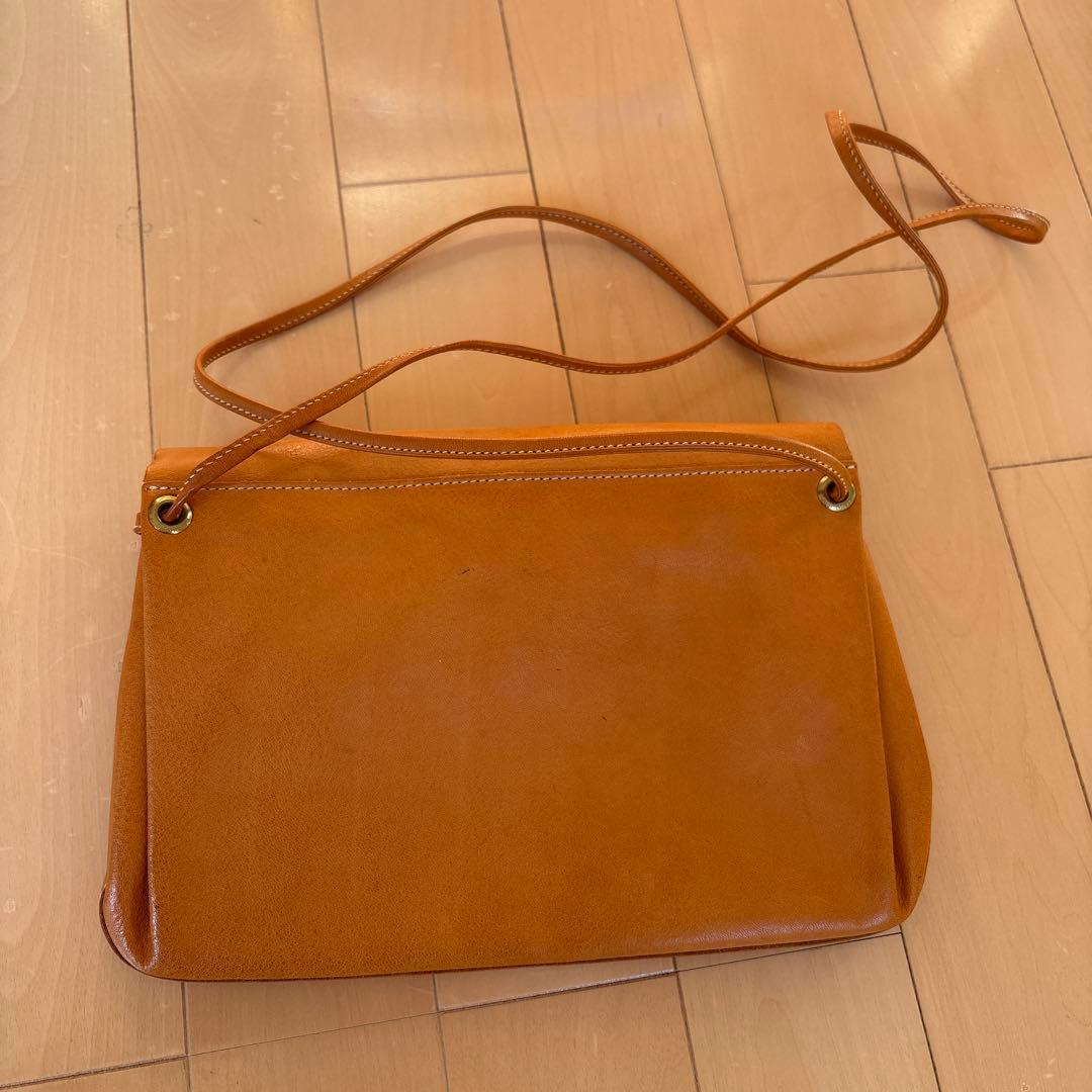 イルビゾンテ　レザーショルダーバッグ　革　カバン　鞄