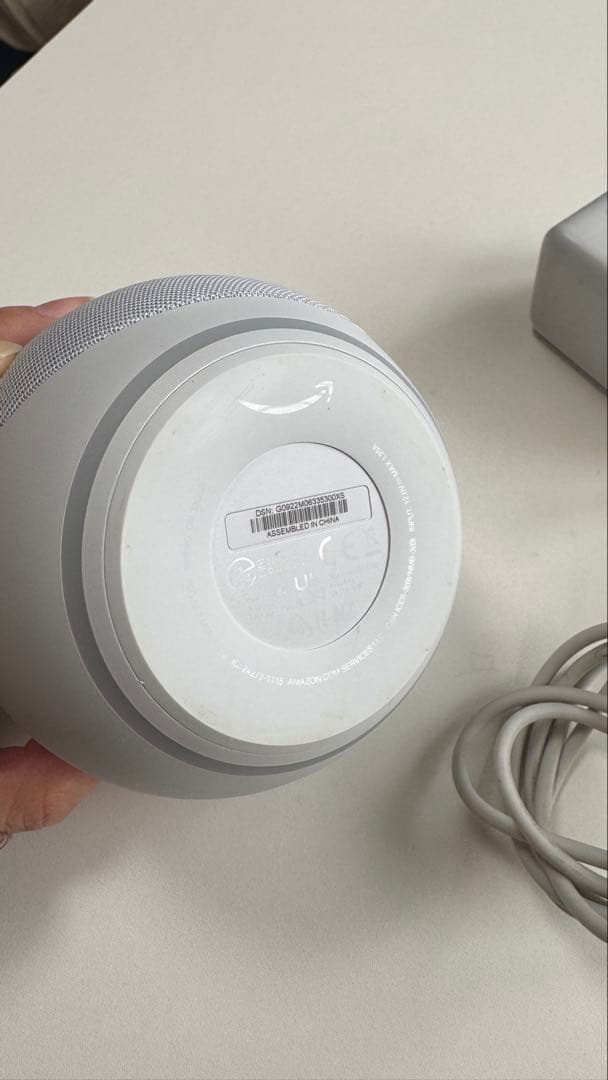 【時計付きスマートスピーカー with Alexa】本体 ACアダプター付き