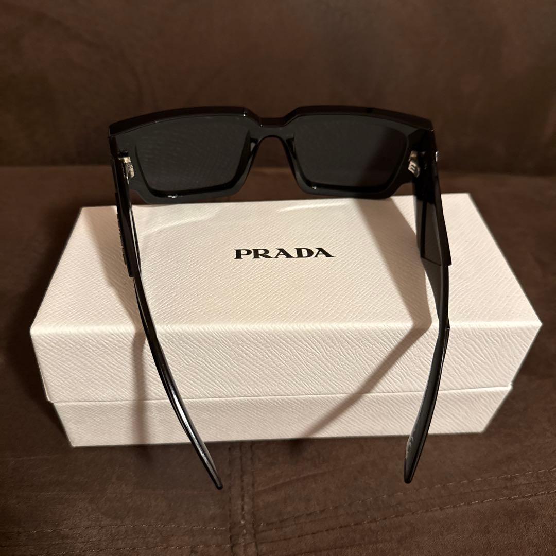【PRADA】スクエアサングラス