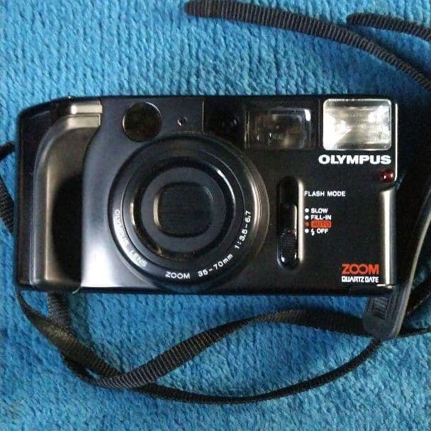 OLYMPUS　ズーム　クォーツデイト　稼働確認済　フィルムカメラ　新品電池付き