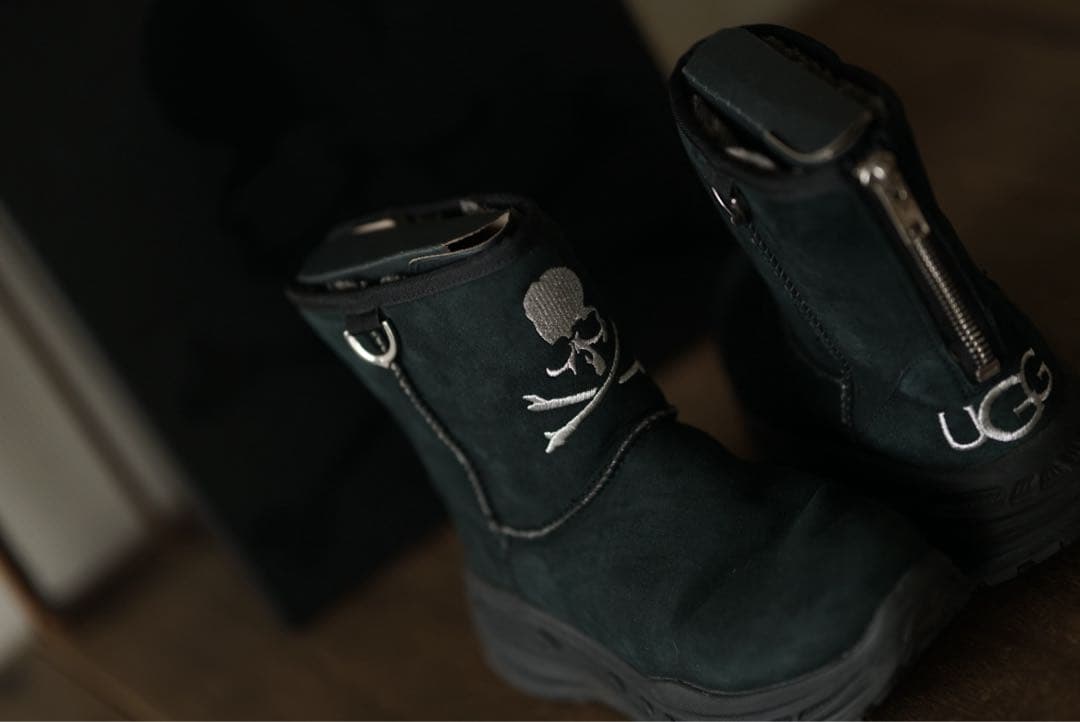 美品mastermind UGG バックジップ スカル刺繍 ムートン ブーツ