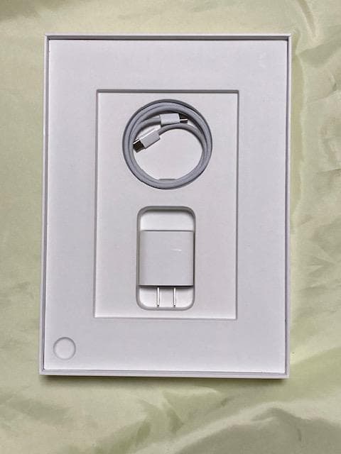 iPad Wi-Fiモデル 10世代 64GB Blue ケース付き