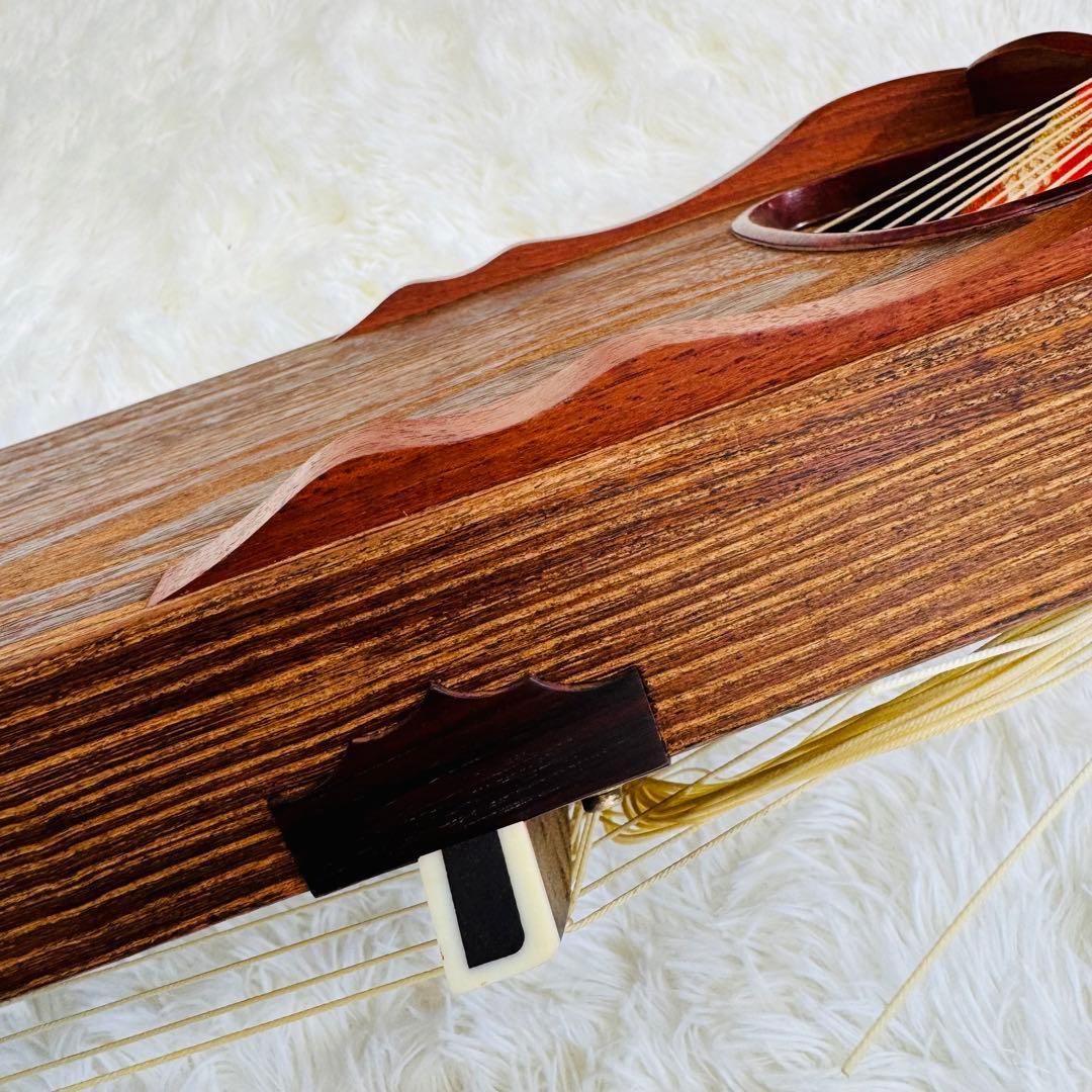 極美品★蒔絵　琴　13弦　すだれ彫　箏　本体のみ