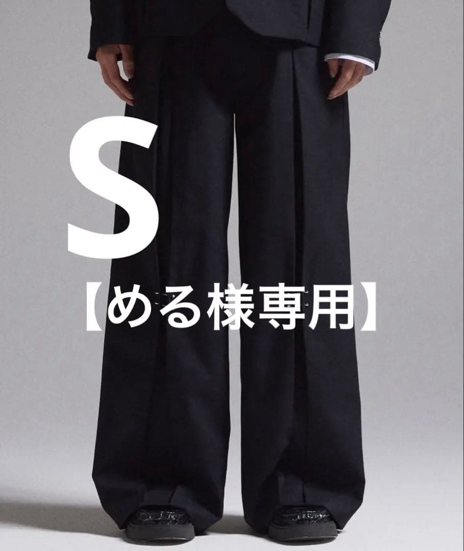 【める】GRANCY Pierced Tuck Slacks(ブラック)