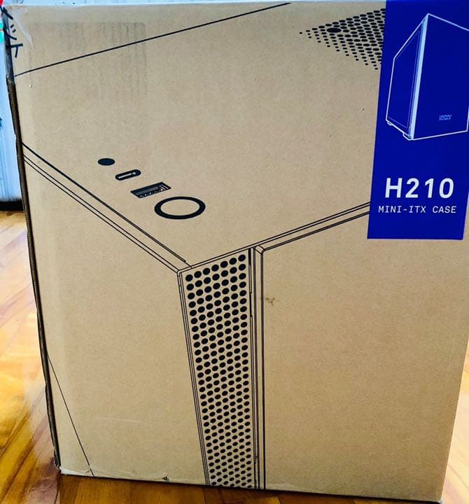 【中古美品】NZXT H210 マットホワイト/ブラック