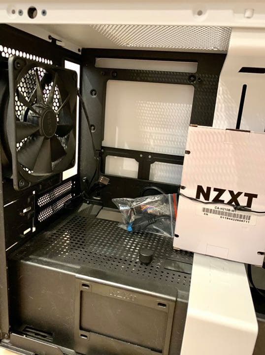 【中古美品】NZXT H210 マットホワイト/ブラック