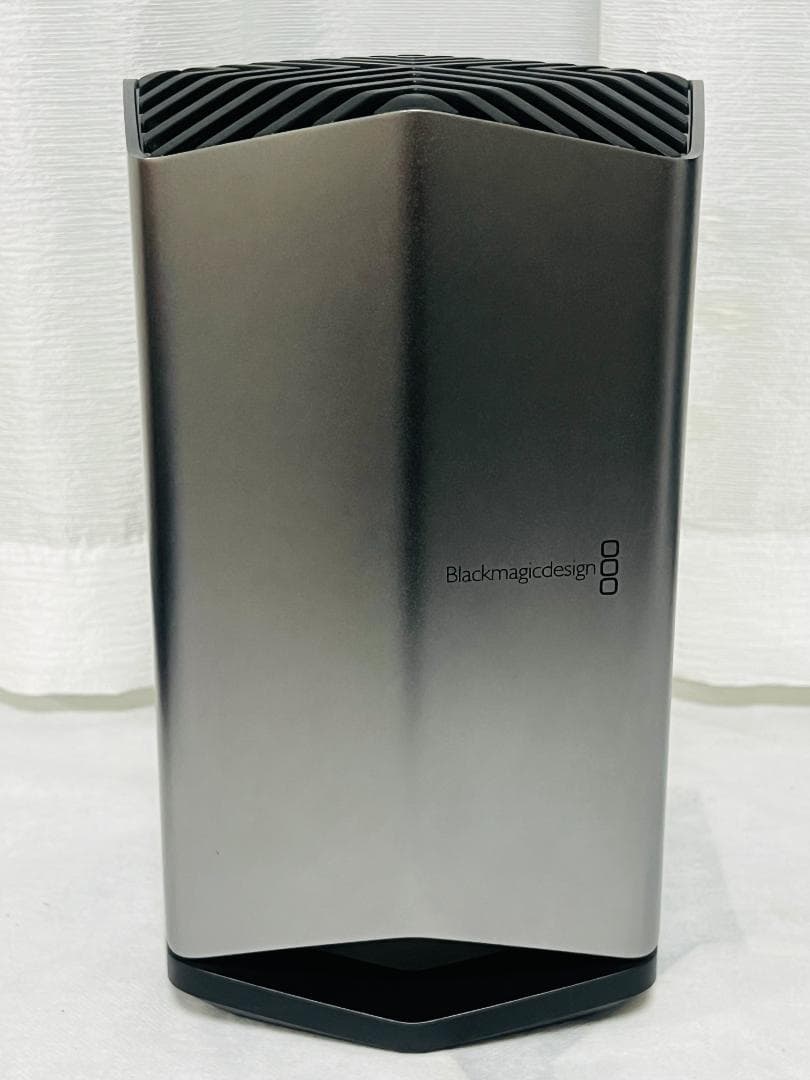 Blackmagic eGPU Pro RX Vega56 上位モデル Mac用