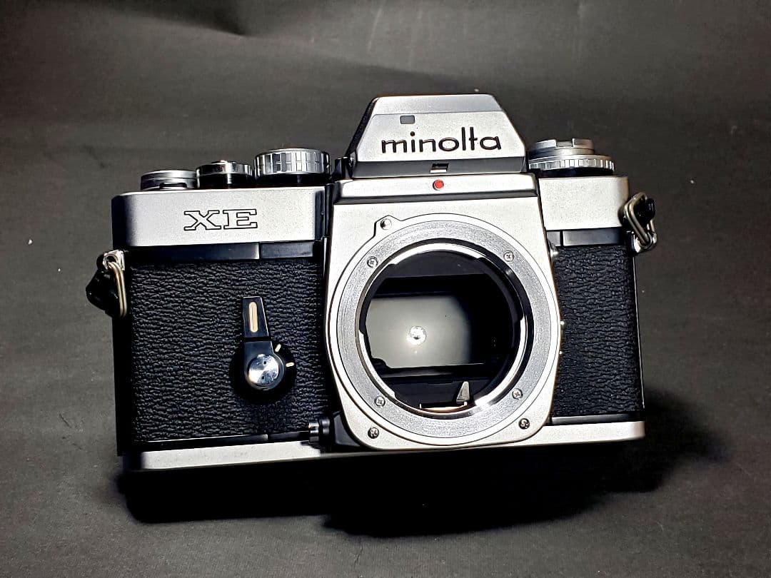 未使用デッドストックジャンク品。ミノルタXE白ボディーのみ