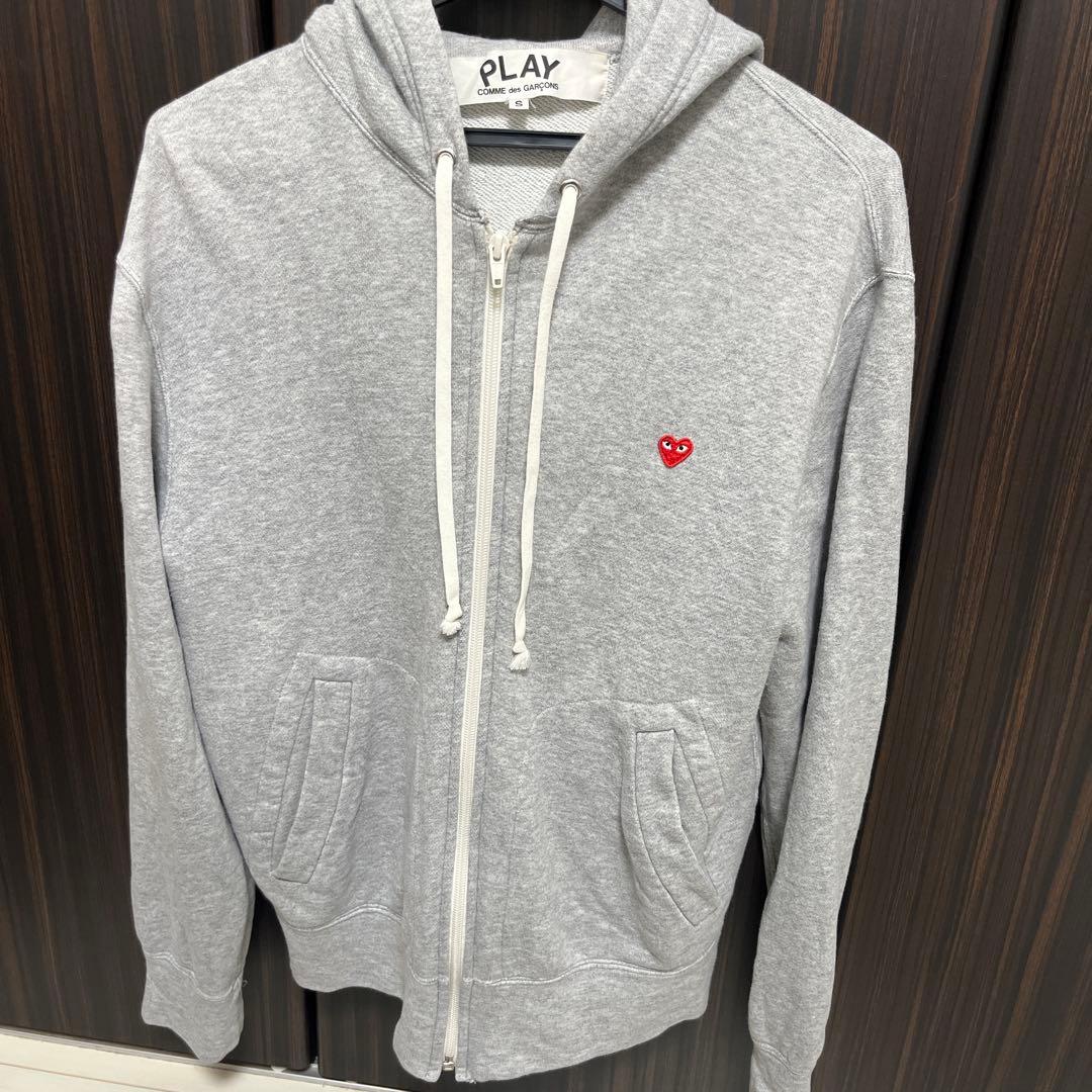 PLAY COMME des GARÇONS グレー パーカー