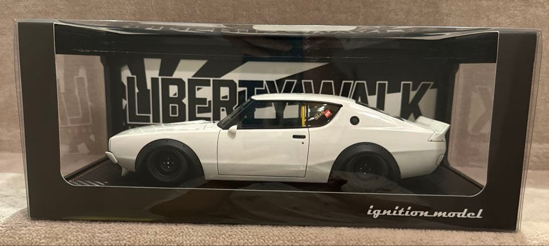 Liberty Walk KPGC110 1/18ホワイト／イグニッション