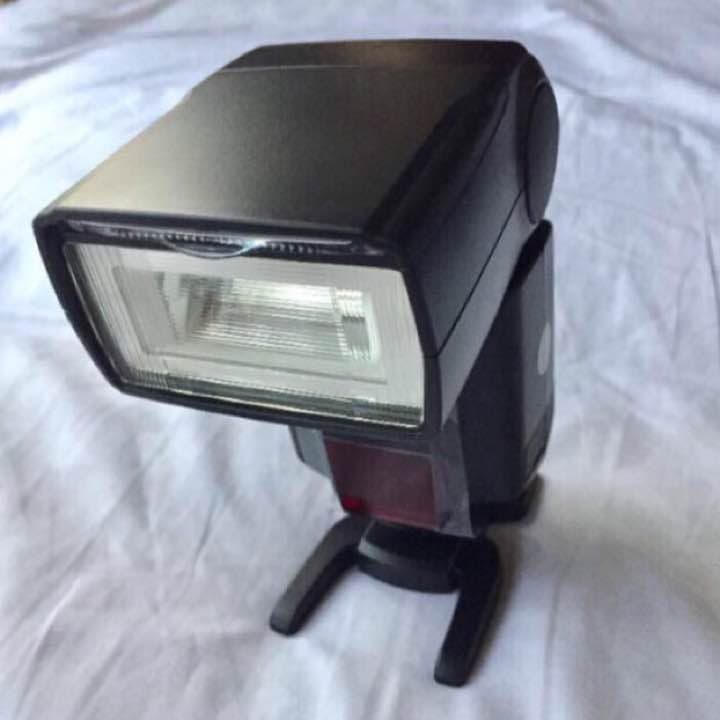 一眼レフカメラ、ミラーレスカメラ対応！ストロボ！スピードライト！カメラマン必須！