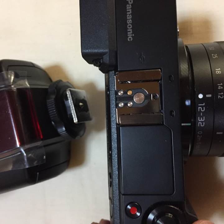 一眼レフカメラ、ミラーレスカメラ対応！ストロボ！スピードライト！カメラマン必須！