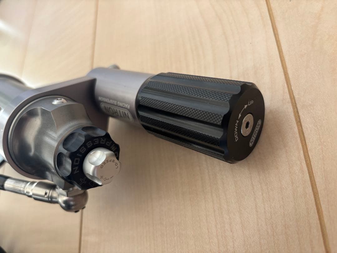 z900rs ナイトロン　r3 ローダウン