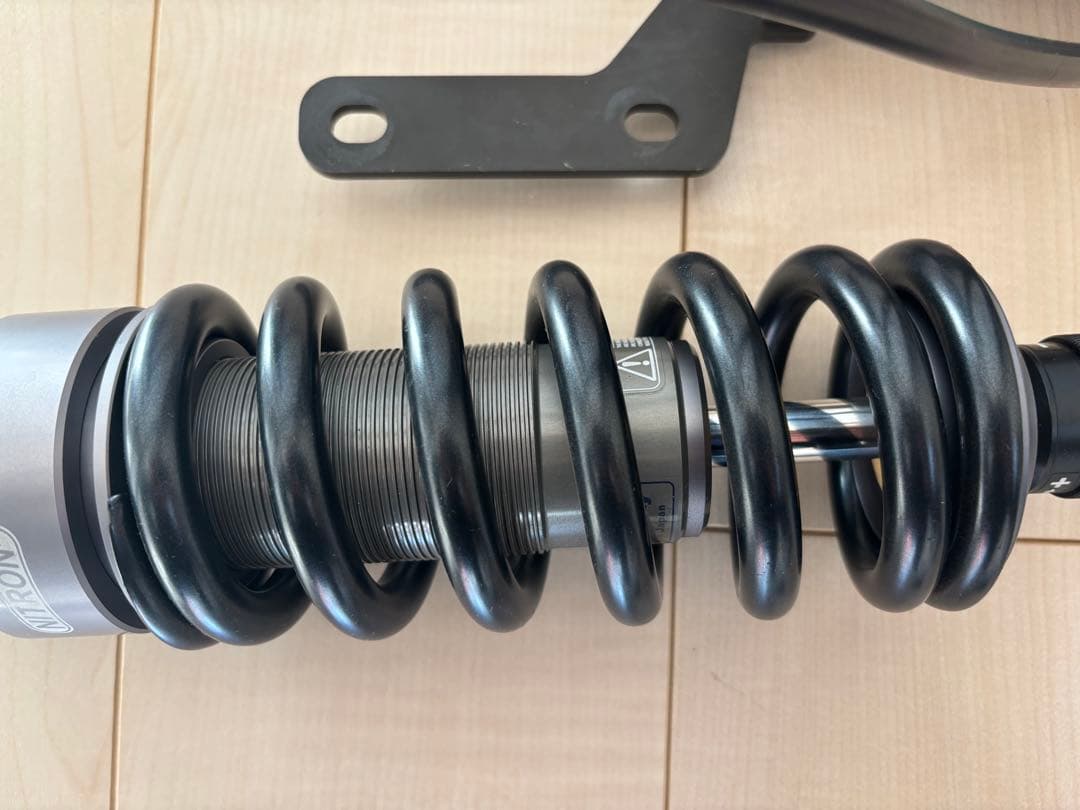 z900rs ナイトロン　r3 ローダウン