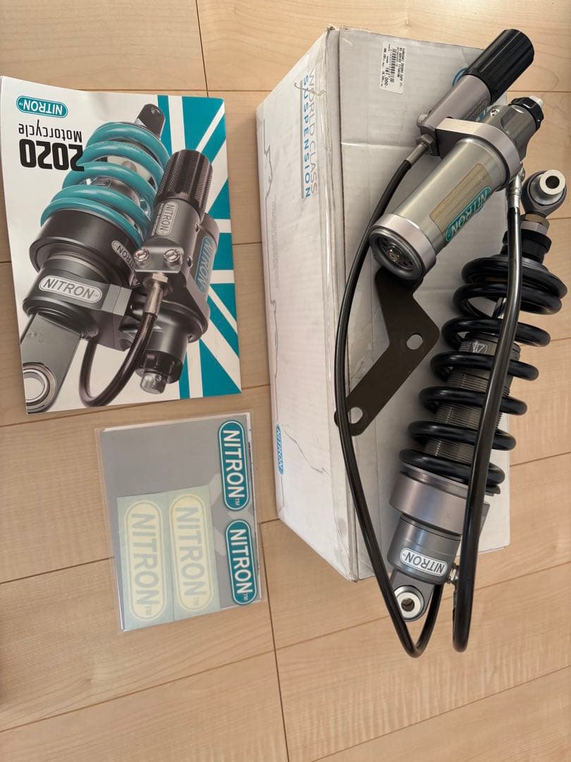 z900rs ナイトロン　r3 ローダウン