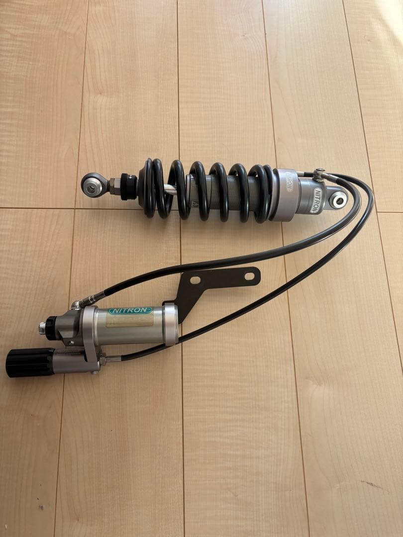 z900rs ナイトロン　r3 ローダウン