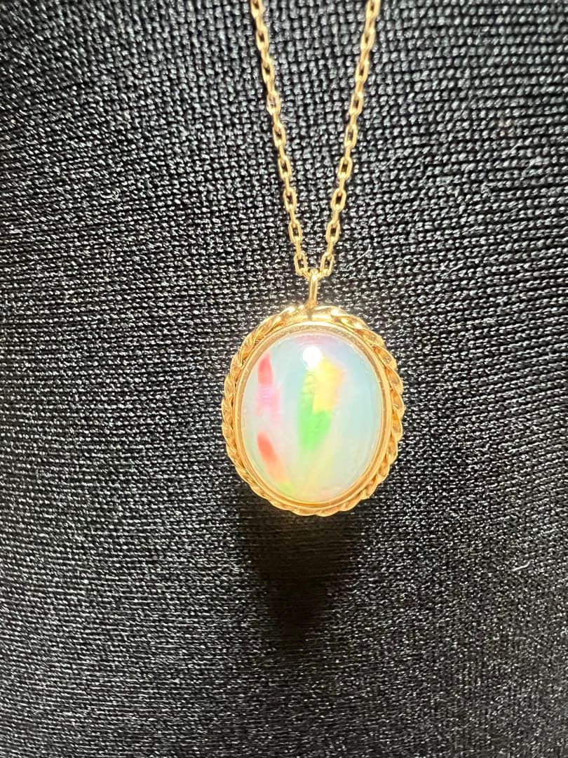オパール　K18ネックレス