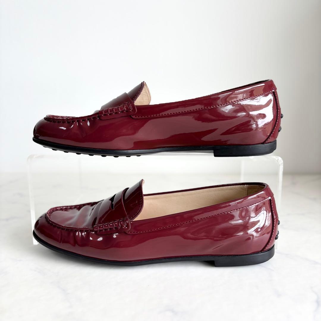 美品 トッズ 36.5 ゴンミーニ ドライビングシューズ エナメル バーガンディ