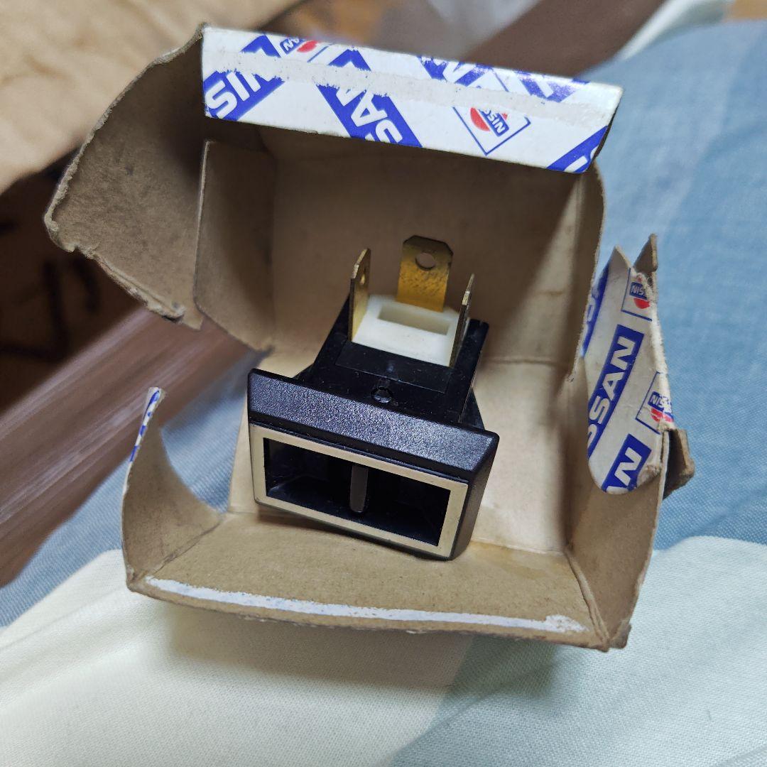 R30スカイライン パワーウィンドウスイッチ